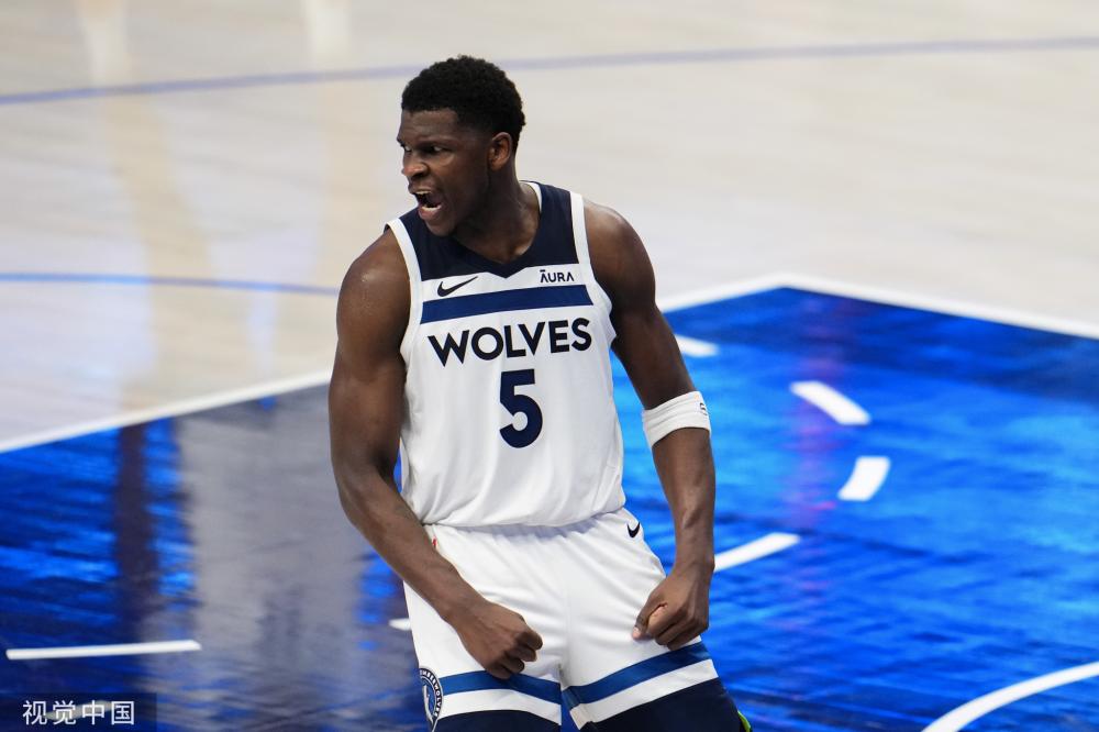 多年来詹姆 多年来詹姆